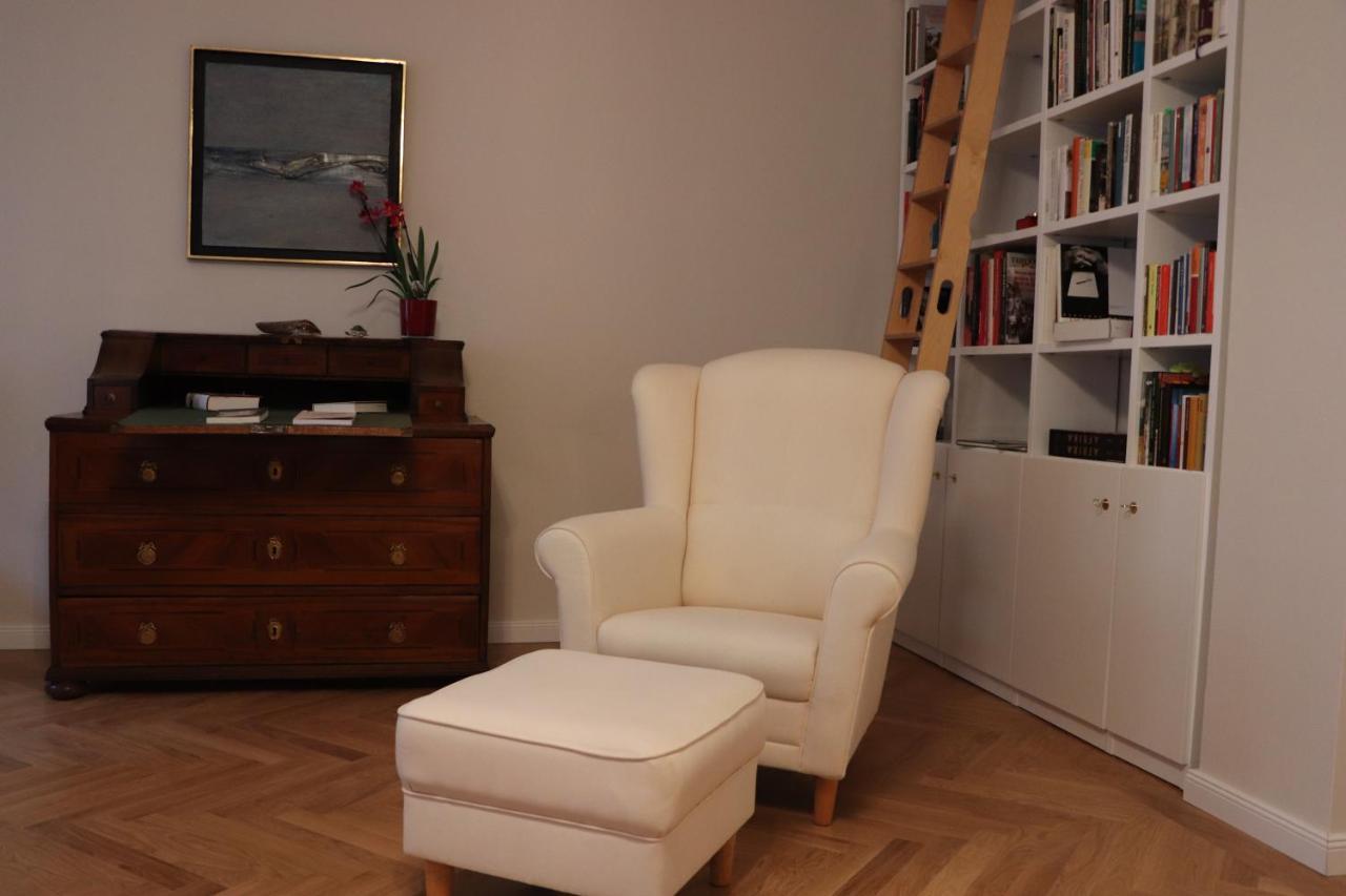 Apartment Mit Balkon Beim Schloss Belvedere Wien