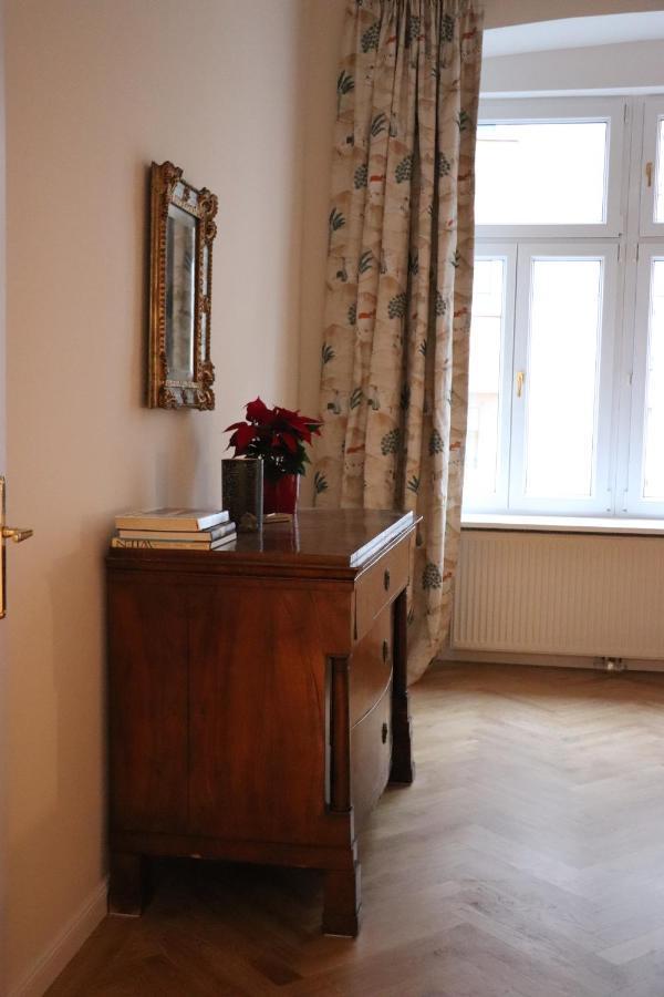 Apartment Mit Balkon Beim Schloss Belvedere Wien
